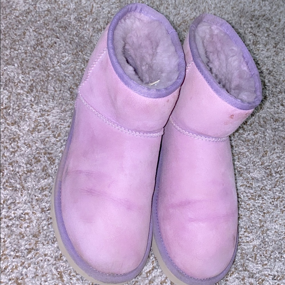 Women’s light purple Ugg boots, size 7.